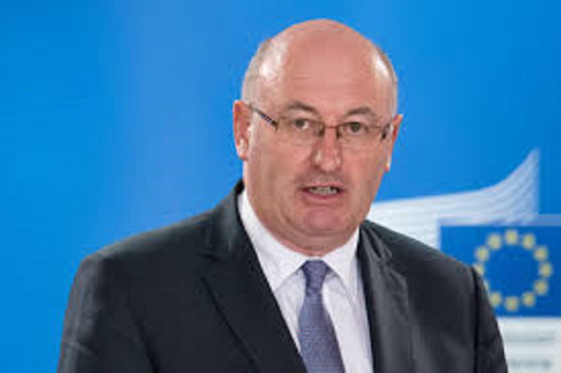 Covid-19-mauvaise-nouvelle-pour-le-commissaire-europeen-Phil-Hogan