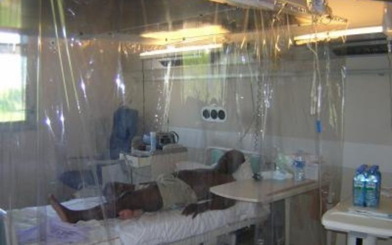 Covid-19-soigne-dans-une-chambre-sterile-un-homme-contracte-pourtant-le-virus