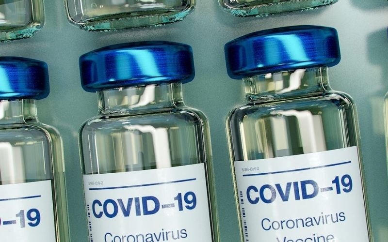 Covid-19-trop-de-vaccins-tuera-t-il-le-vaccin