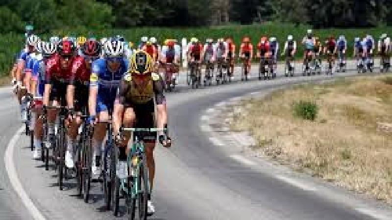 Cyclisme-Tour-de-France-le-depart-depuis-Copenhague-reporte-a-2022