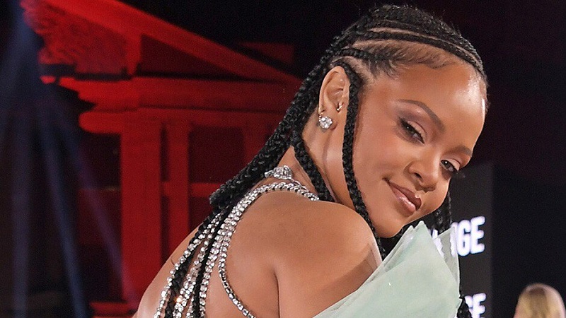 Decouvrez-la-somme-hallucinante-que-Rihanna-depense-chaque-semaine-pour-ses-soins-de-beaute