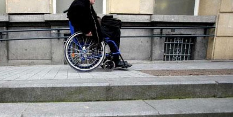 Des-Bretons-surprennent-en-pleine-nuit-un-cambrioleur-en-fauteuil-roulant