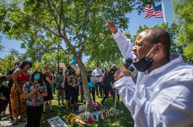 Des-Noirs-retrouves-pendus-a-des-arbres-aux-Etats-Unis-les-familles-contestent-la-piste-du-suicide