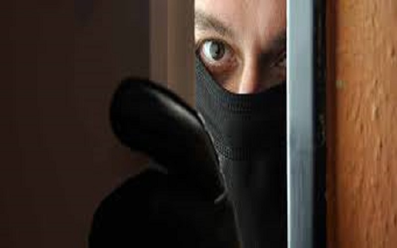 Des-cambrioleurs-le-font-condamner-pour-avoir-piege-sa-maison-avec-des-grenades