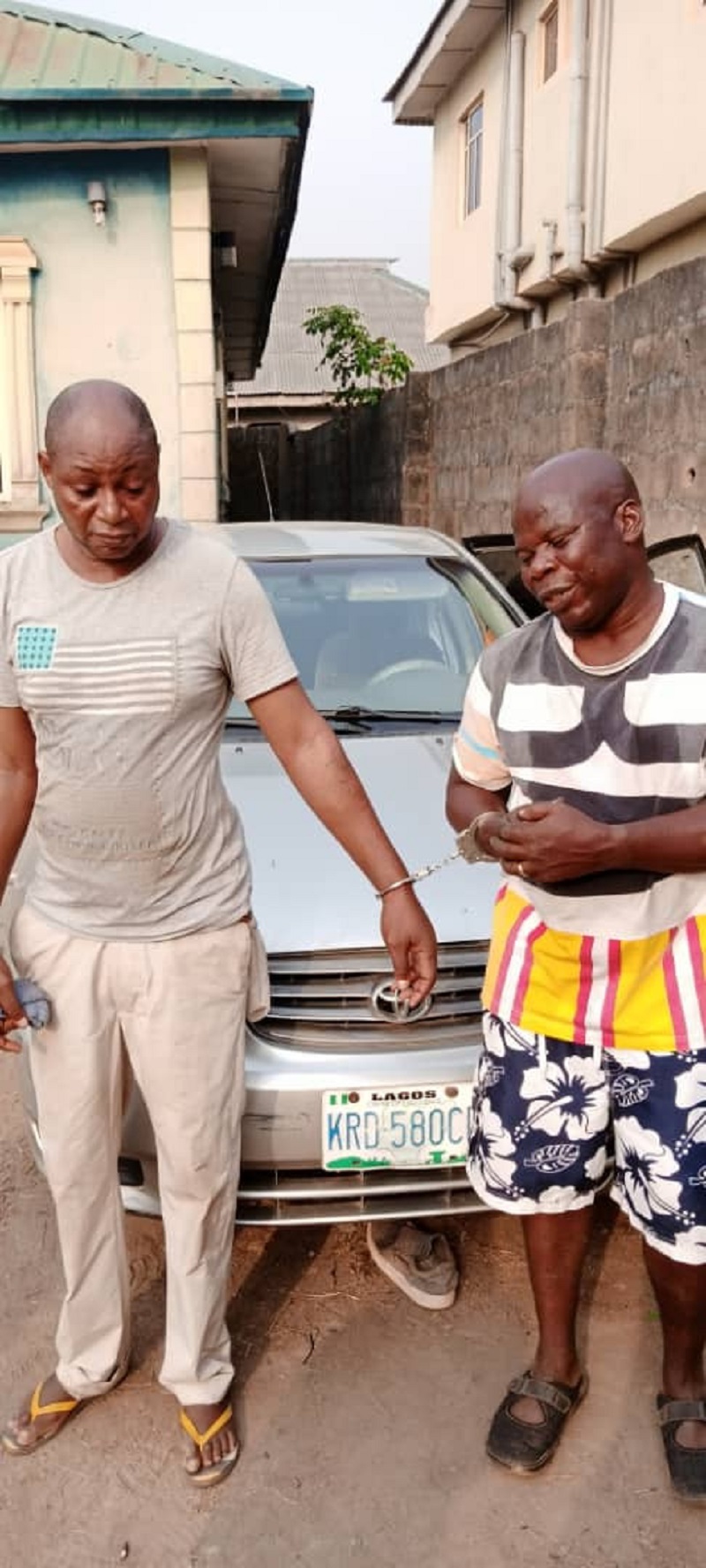 Des-hommes-specialises-dans-le-vol-de-voitures-dans-les-eglises-arretes-a-Lagos