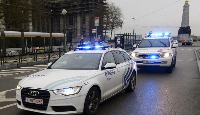 Des-jeunes-remuneres-pour-sensibiliser-contre-le-Covid-crachaient-sur-les-poignees-des-voitures-de-police