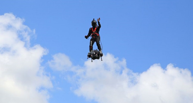 Des-pilotes-signalent-un-homme-volant-en-jetpack-dans-le-ciel-de-la-Californie