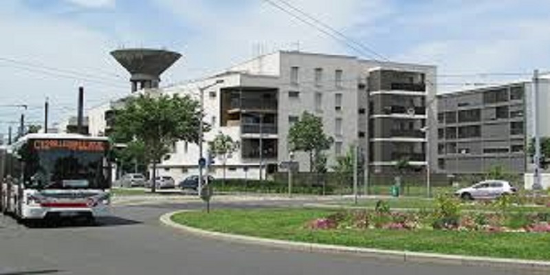 Desespere-de-ne-pouvoir-chasser-ses-locataires-il-degrade-son-logement