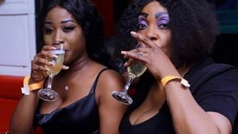 Dj-Arafat-sa-mere-Tina-Glamour-et-Carmen-Sama-se-lancent-dans-le-cinema