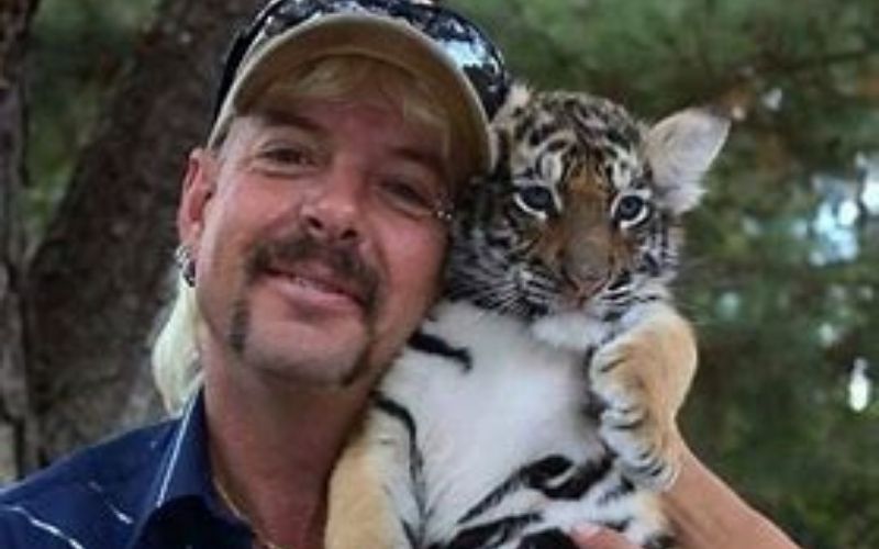 Donald-Trump-Joe-Exotic-demande-encore-a-etre-gracie