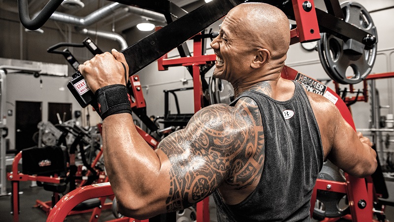 Dwayne-Johnson-lacteur-donne-la-signification-de-son-tatouage-le-plus-flippant