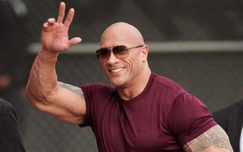 Dwayne-Johnson-lacteur-se-moque-de-Donald-Trump