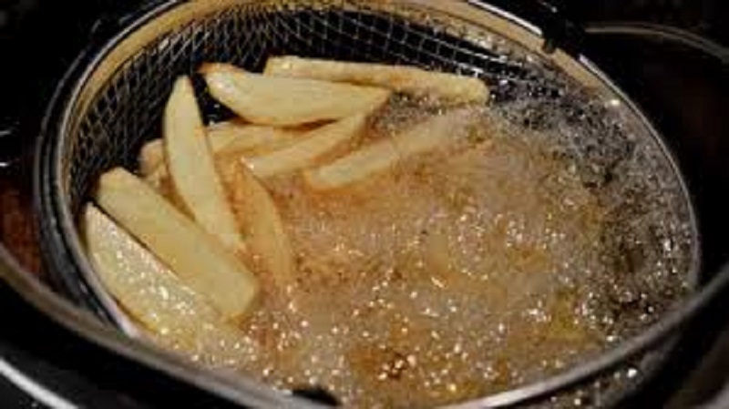 Elle-meurt-en-se-trompant-dhuile-pour-faire-ses-frites
