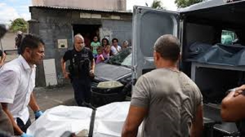 Elle-tue-ses-3-enfants-et-appelle-les-secours