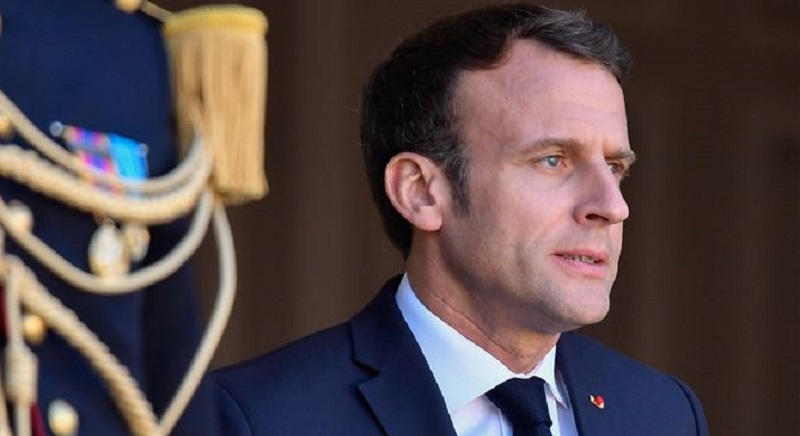 En-Cote-dIvoire-Emmanuel-Macron-a-souffle-son-42e-bougie-et-fait-une-annonce-sur-sa-retraite