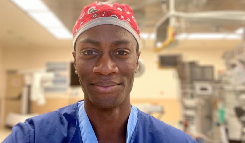 En-dansant-dans-son-hopital-ce-medecin-americain-devient-une-star-sur-les-reseaux-sociaux