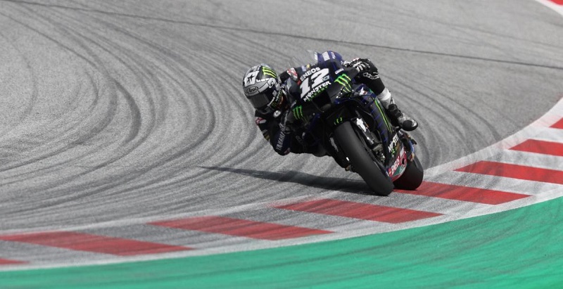 En-pleine-course-il-saute-de-sa-moto-sans-freins-pour-sauver-sa-vie-video