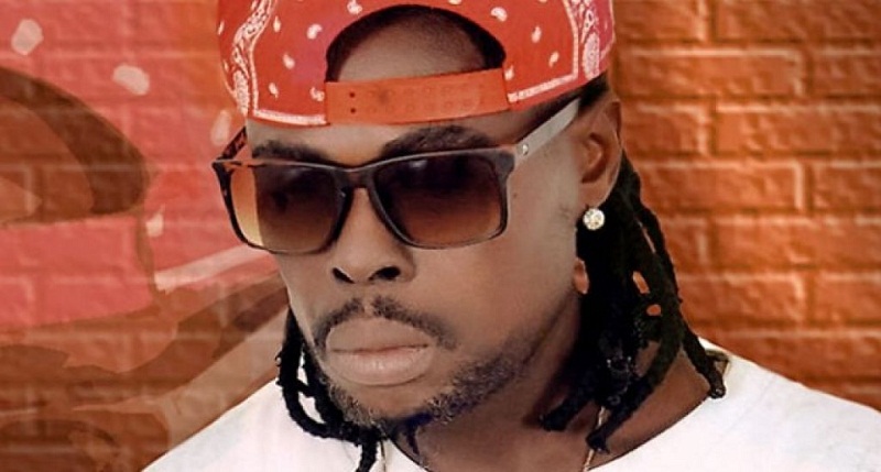 En-studio-pour-un-hommage-a-DJ-Arafat-Petit-Denis-apprend-le-deces-de-sa-mere
