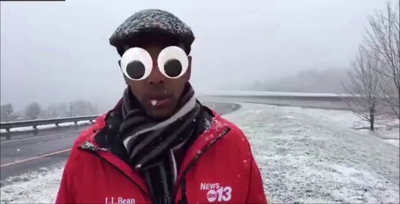 Etats-Unis-un-journaliste-active-les-filtres-de-son-telephone-en-plein-direct-la-video-devient-virale