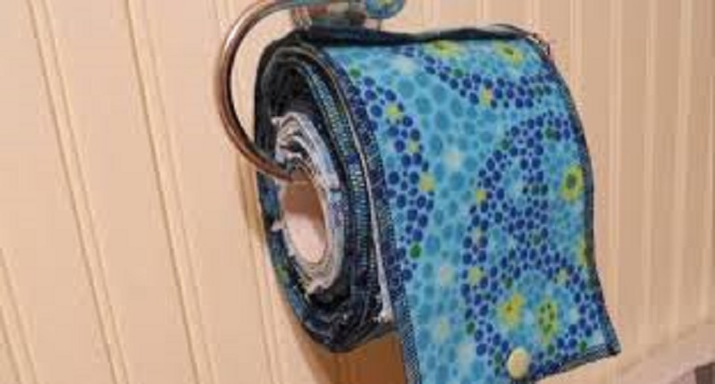 Etats-Unis-une-femme-cree-du-papier-toilette-reutilisable-qui-va-en-machine-a-laver