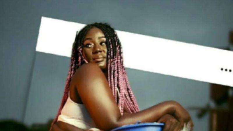 Eunice Zunon cette photo quasiment nue de la web humoriste qui affole la toile