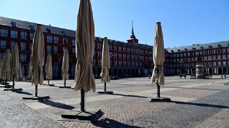 Face-au-coronavirus-Madrid-interdit-de-se-promener-ou-de-feter-un-anniversaire