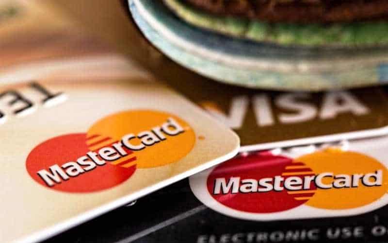 Facebook-en-negociation-avec-Visa-et-Mastercard-pour-la-creation-de-sa-cryptomonnaie