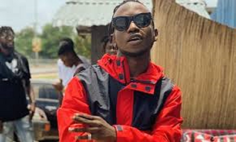 Fanicko-se-met-a-la-disposition-de-ses-fans