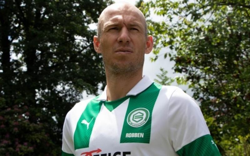 Foot-Arjen-Robben-fait-son-retour-officiel-sur-les-terrains-apres-un-an-dinactivite