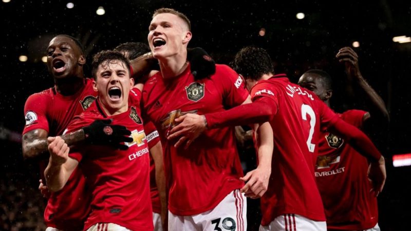 Foot-Manchester-United-recrute-un-Community-Manager-a-6-millions-FCFA-mois-e1587400942319