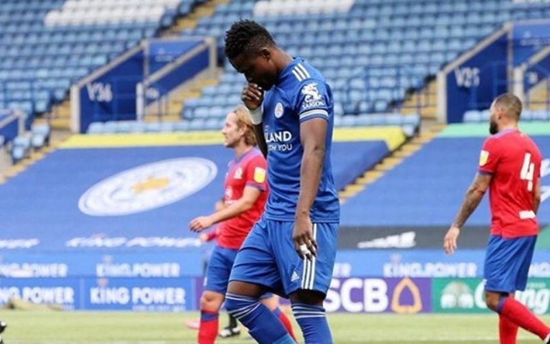 Foot-le-Ghaneen-Asamoah-Gyan-menace-par-Baghdad-Bounedjah