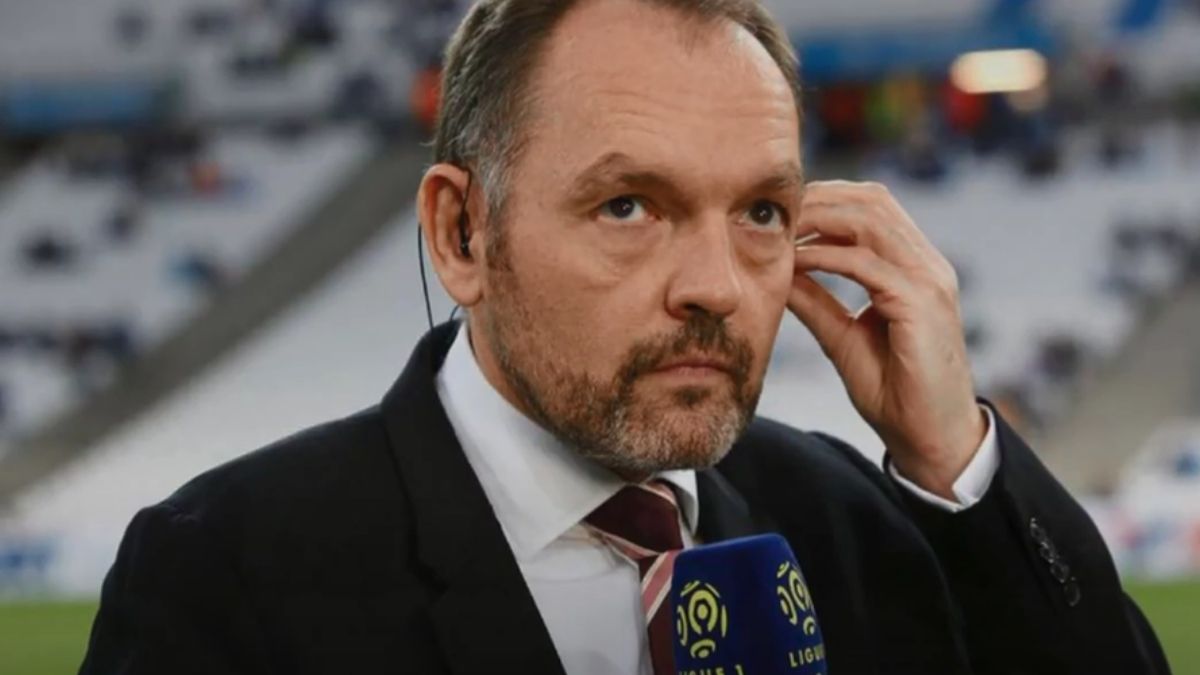 Foot-le-commentateur-Stephane-Guy-vire-de-Canal
