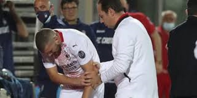 Football-AC-Milan-Crotone-Ante-Rebic-y-a-laisse-son-coude