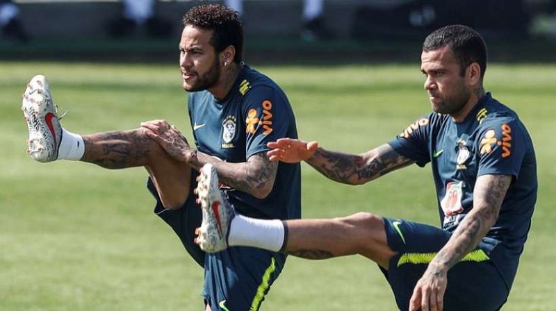 Football-Dani-Alves-veut-revenir-au-FC-Barcelone-avec-Neymar