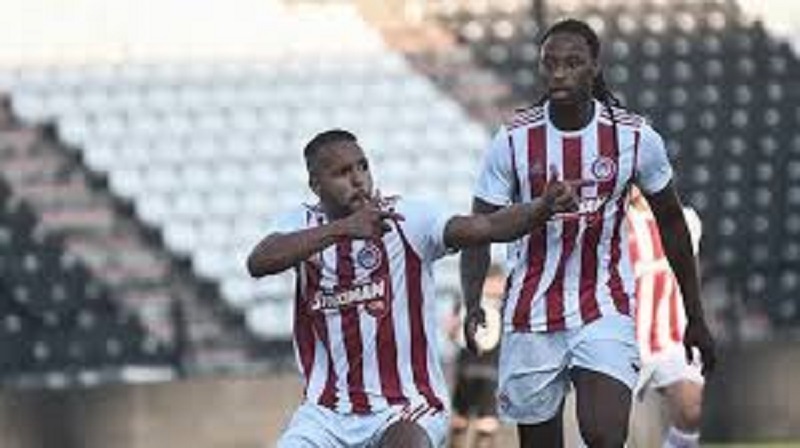 Football-lOlympiacos-sacre-champion-de-Grece
