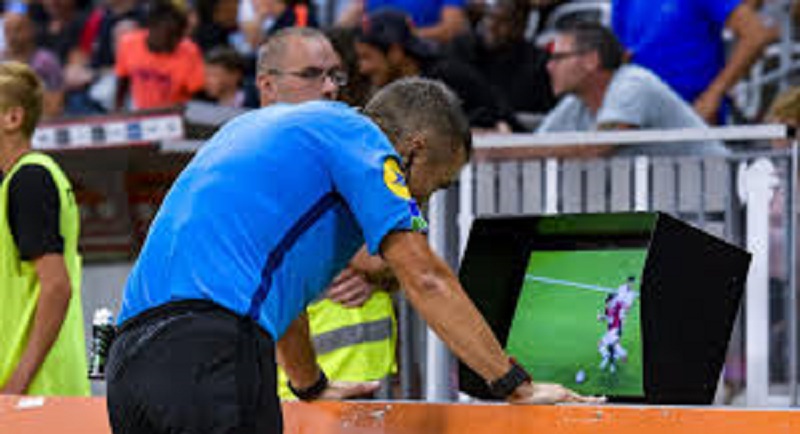 Football-la-VAR-au-coeur-dun-nouveau-scandale