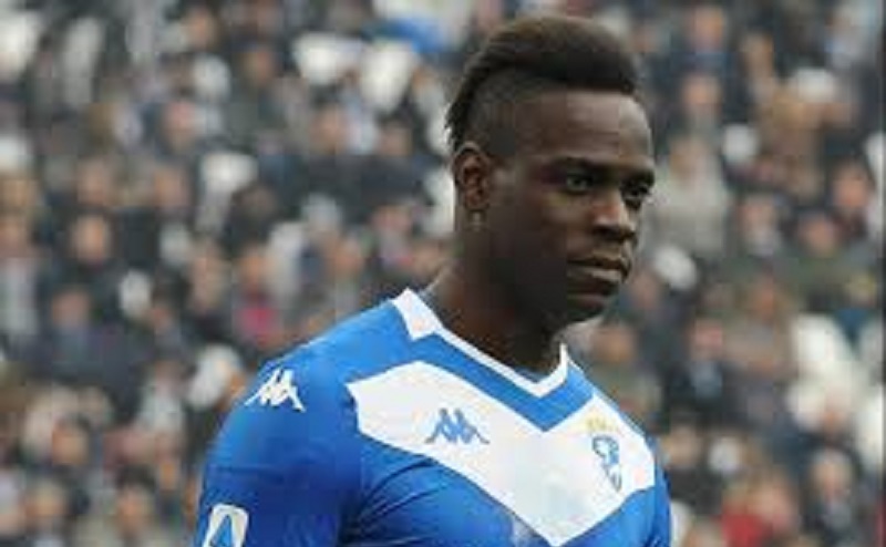 Football-le-nouveau-point-de-chute-de-Balotelli
