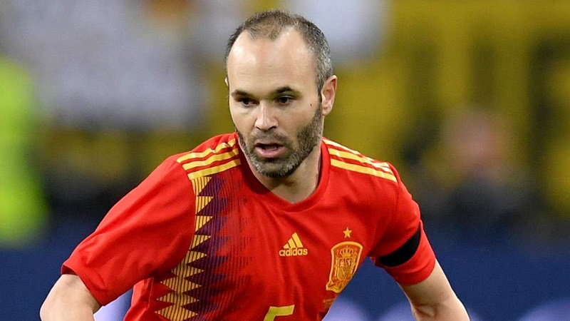 Football-malgre-sa-retraite-internationale-Iniesta-est-pre-convoque-pour-les-JO