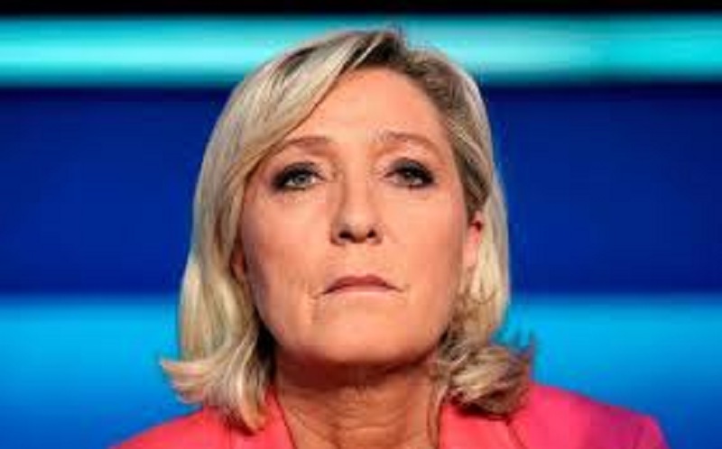 France-150-ans-de-3e-la-republique-Marine-le-Pen-discredite-la-politique-dEmmanuel-Macron