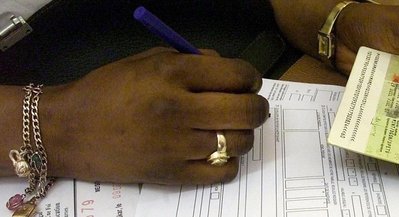 France-Arrestation-dune-femme-qui-organisait-de-faux-mariages-avec-des-sans-papiers