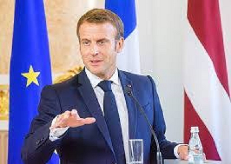 France-Covid-19-Emmanuel-Macron-en-baisse-dans-les-sondages