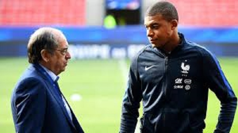 France-Football-Mbappe-futur-capitaine-des-bleus-selon-le-president-de-la-FFF