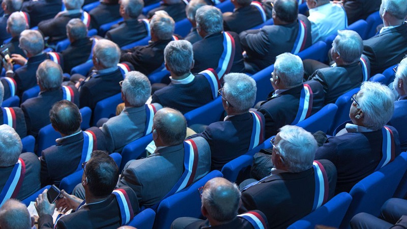 Maires echarpes tricolores