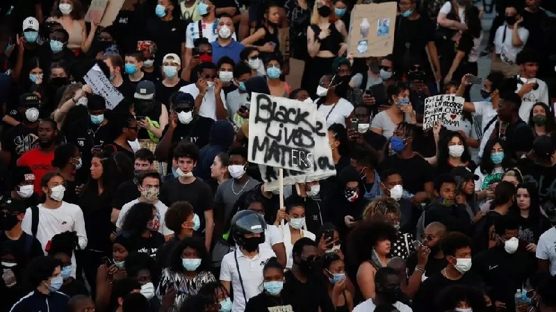 France-Mort-dAdama-Traore-une-violence-policiere-denoncee-ce-mardi-par-des-manifestants