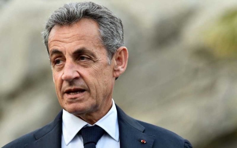 France-Nicolas-Sarkozy-dezingue-Francois-Hollande