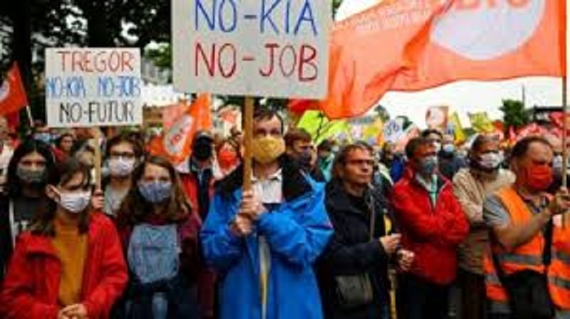 France-Nokia-les-salaries-en-colere-manifestent-contre-la-suppression-demplois