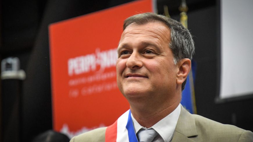 France-Perpignan-A-peine-elu-maire-Louis-Aliot-fait-voter-laugmentation-de-son-indemnite