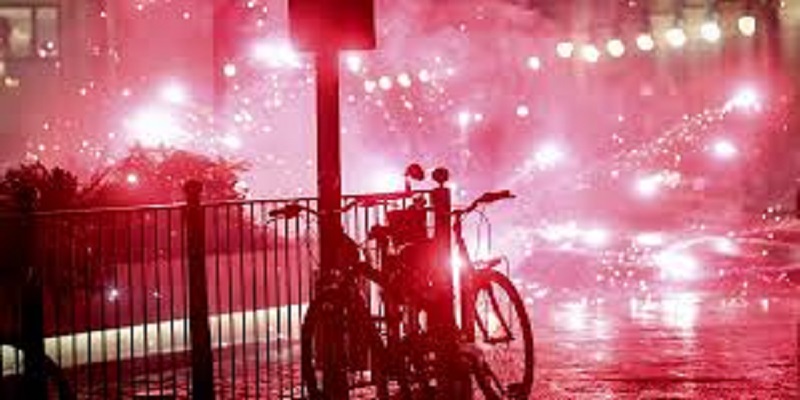 France-ces-pays-voisins-ou-des-emeutes-eclatent-contre-le-durcissement-des-mesures-contre-la-covid-19