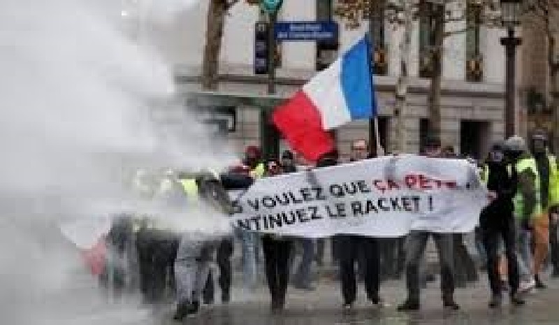 France-des-affrontements-entre-manifestants-et-la-police-ce-14-juillet-a-la-place-de-la-Bastille
