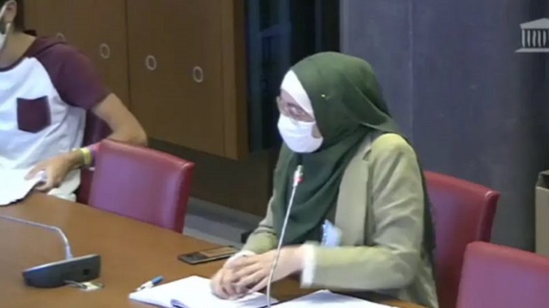 France-des-deputes-quittent-une-reunion-pour-protester-contre-la-presence-dune-femme-voilee